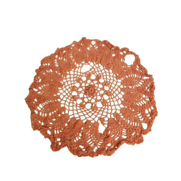 VTG HAND CROCHETED XL 17" MAUVE DOILY PINK FLOWER END TABLE COFFEE TABLE DRESSER - Picture 2 of 5